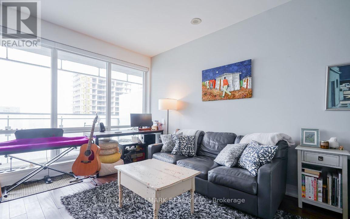 Listing photo of 3704 - 80 JOHN STREET