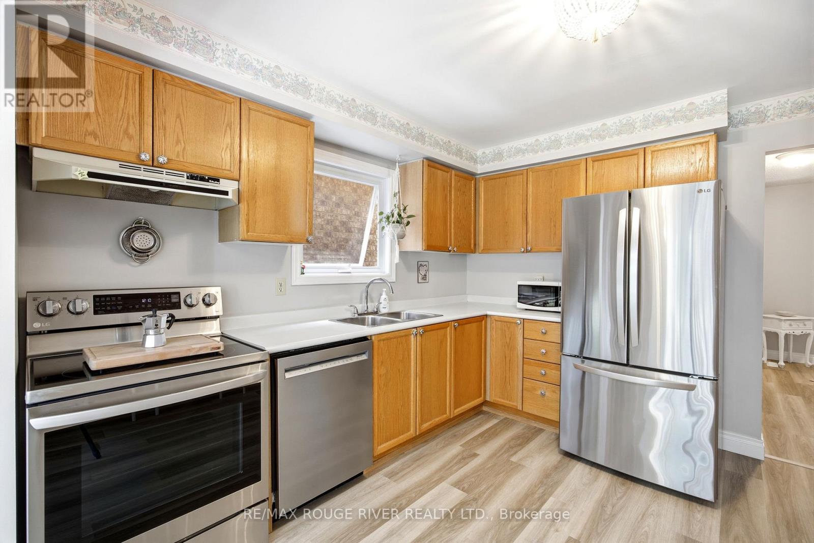 25 COBBLESTONE DRIVE - 11