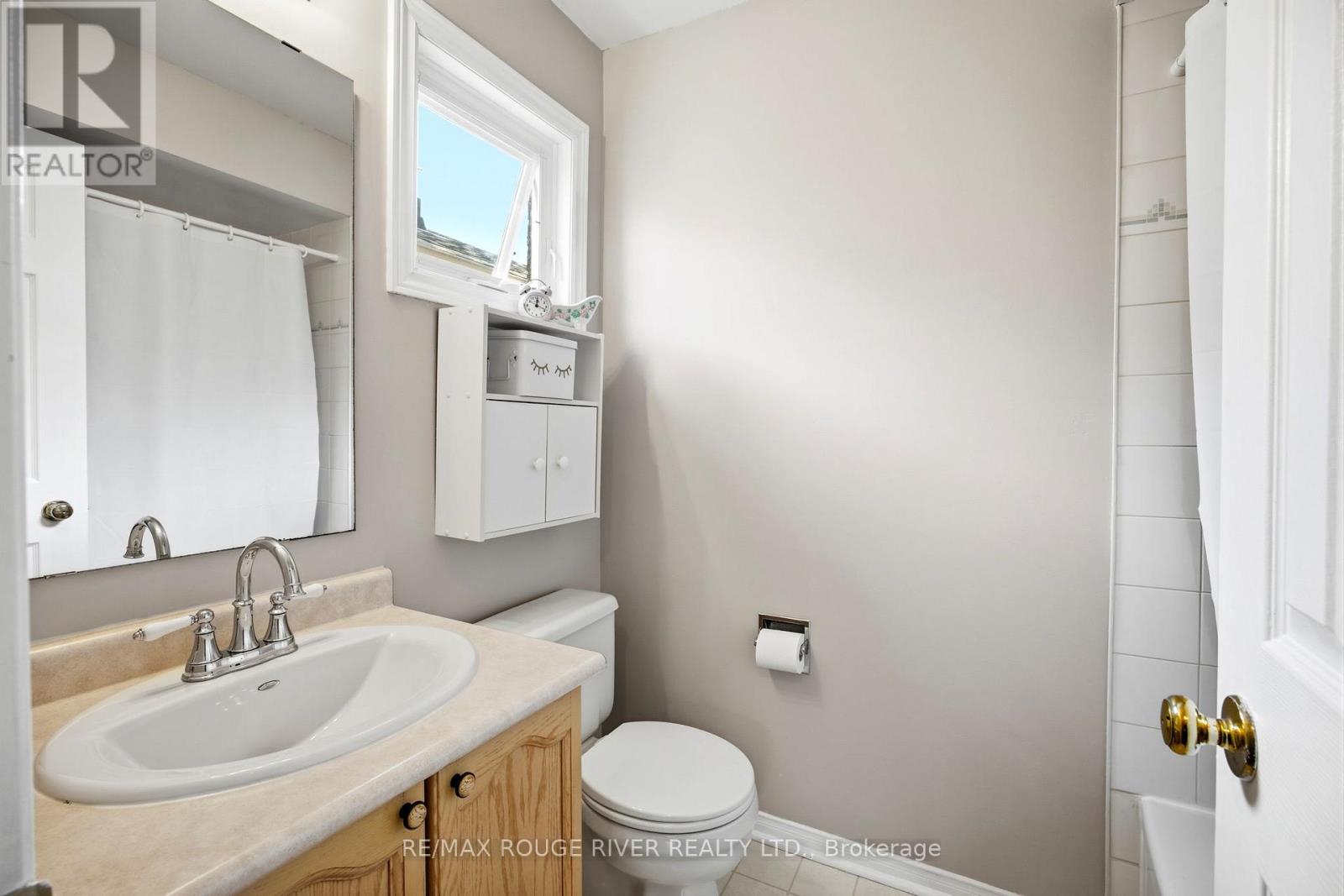25 COBBLESTONE DRIVE - 18