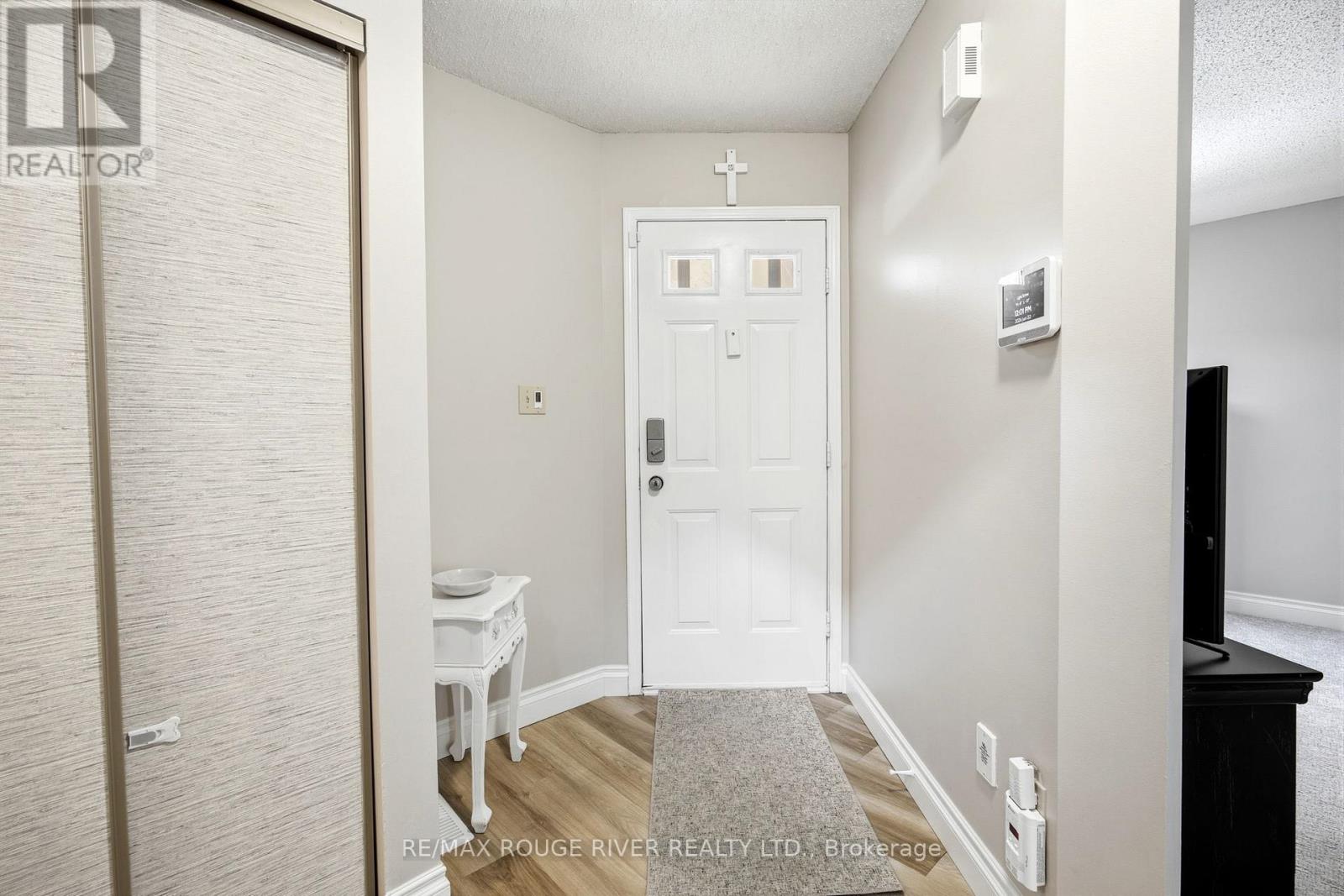 25 COBBLESTONE DRIVE - 4