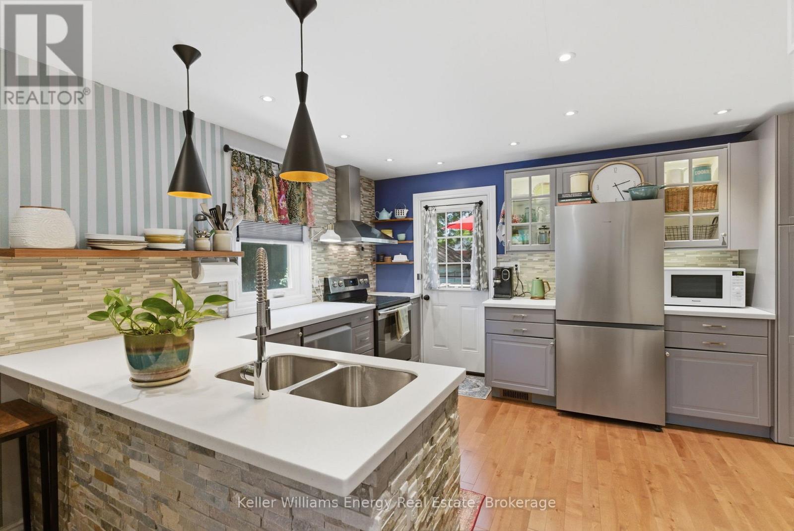 306 COURCELLETTE AVENUE - 11