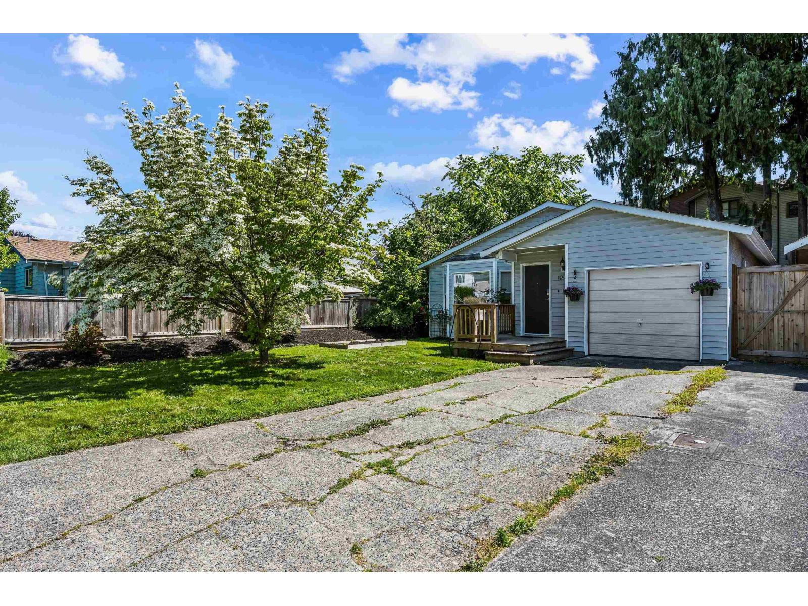 8880 ALLARD STREET, Chilliwack Proper West