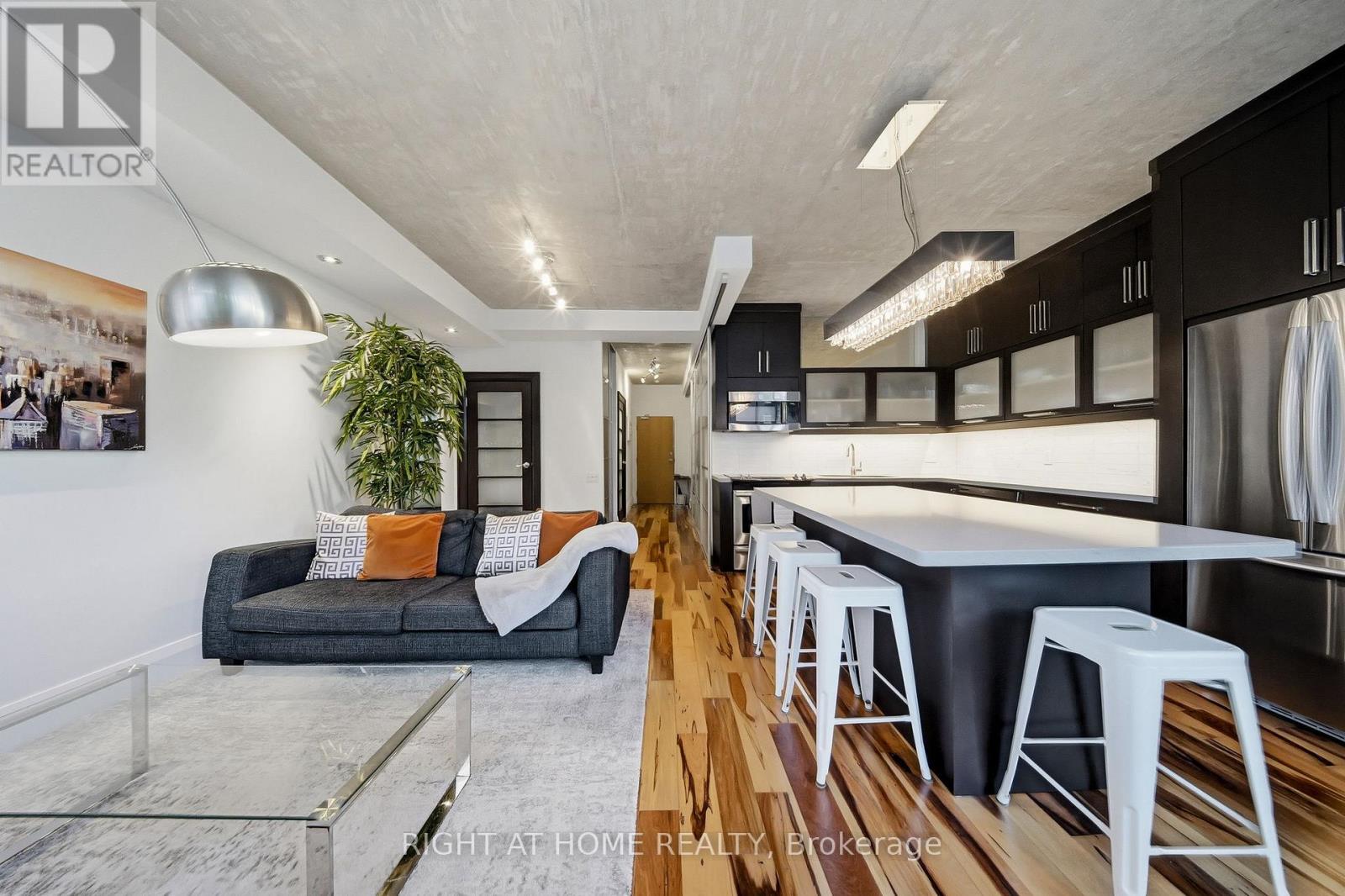 #405 50 CAMDEN STREET - 14