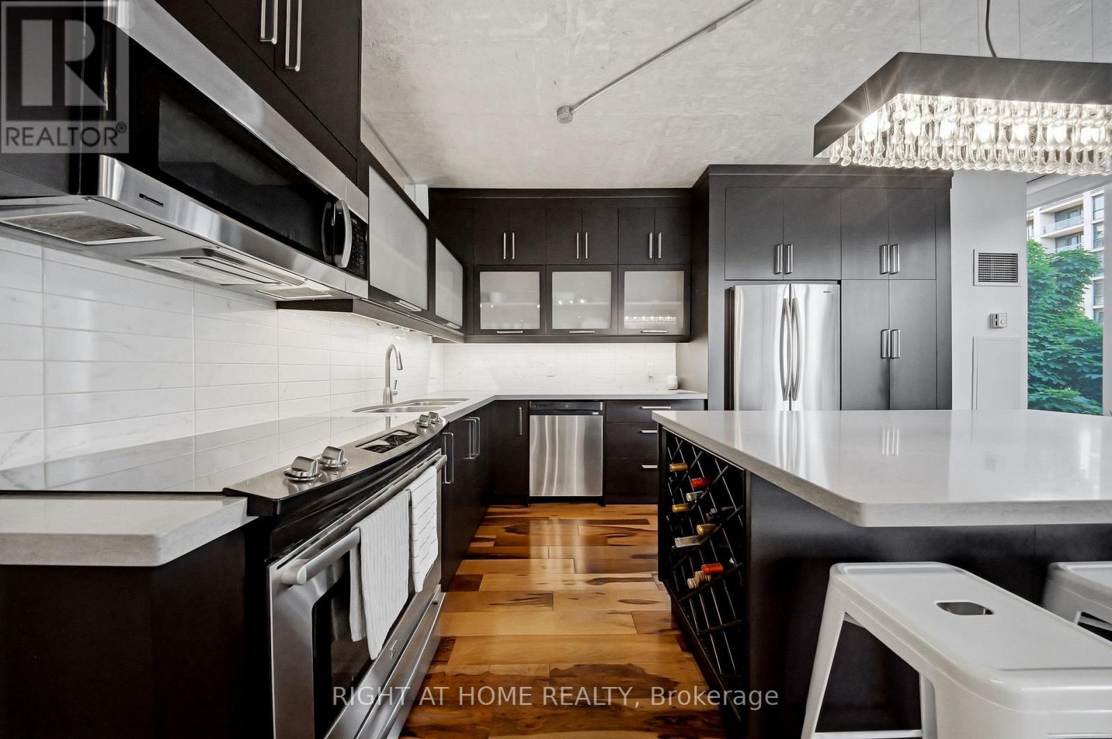 #405 50 CAMDEN STREET - 12