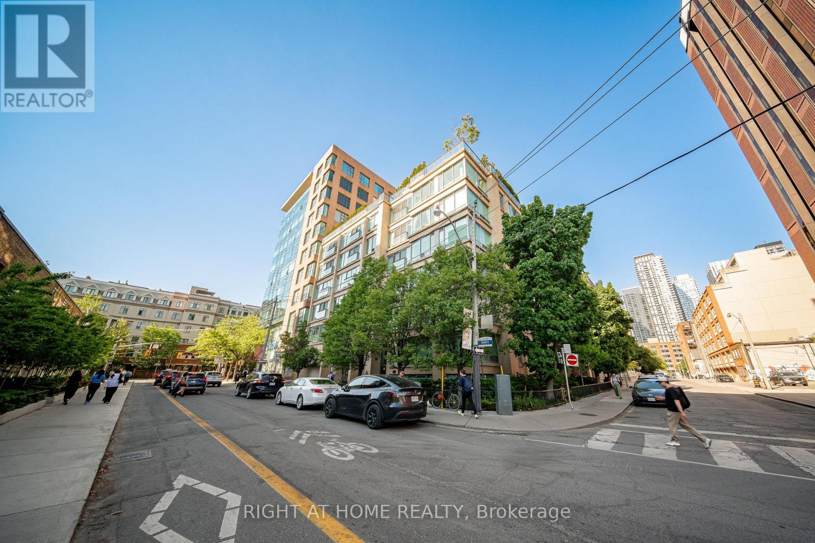 #405 50 CAMDEN STREET - 21