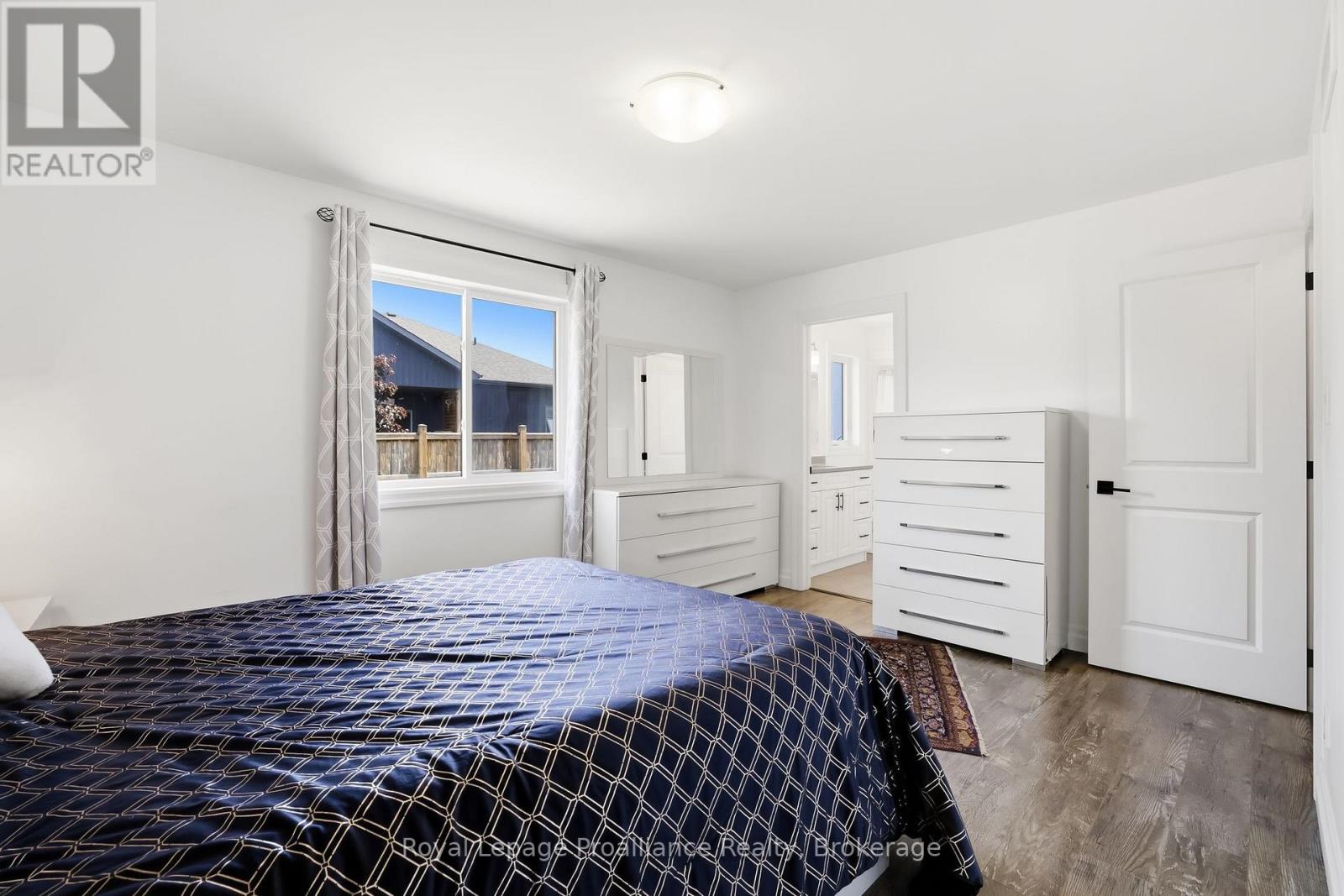 31 GAVIN CRESCENT - 21