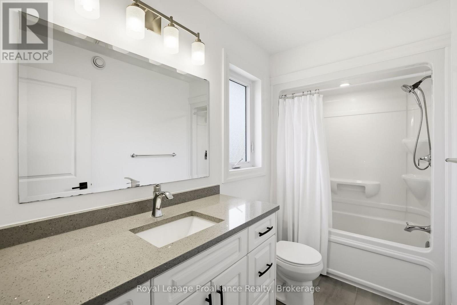 31 GAVIN CRESCENT - 22
