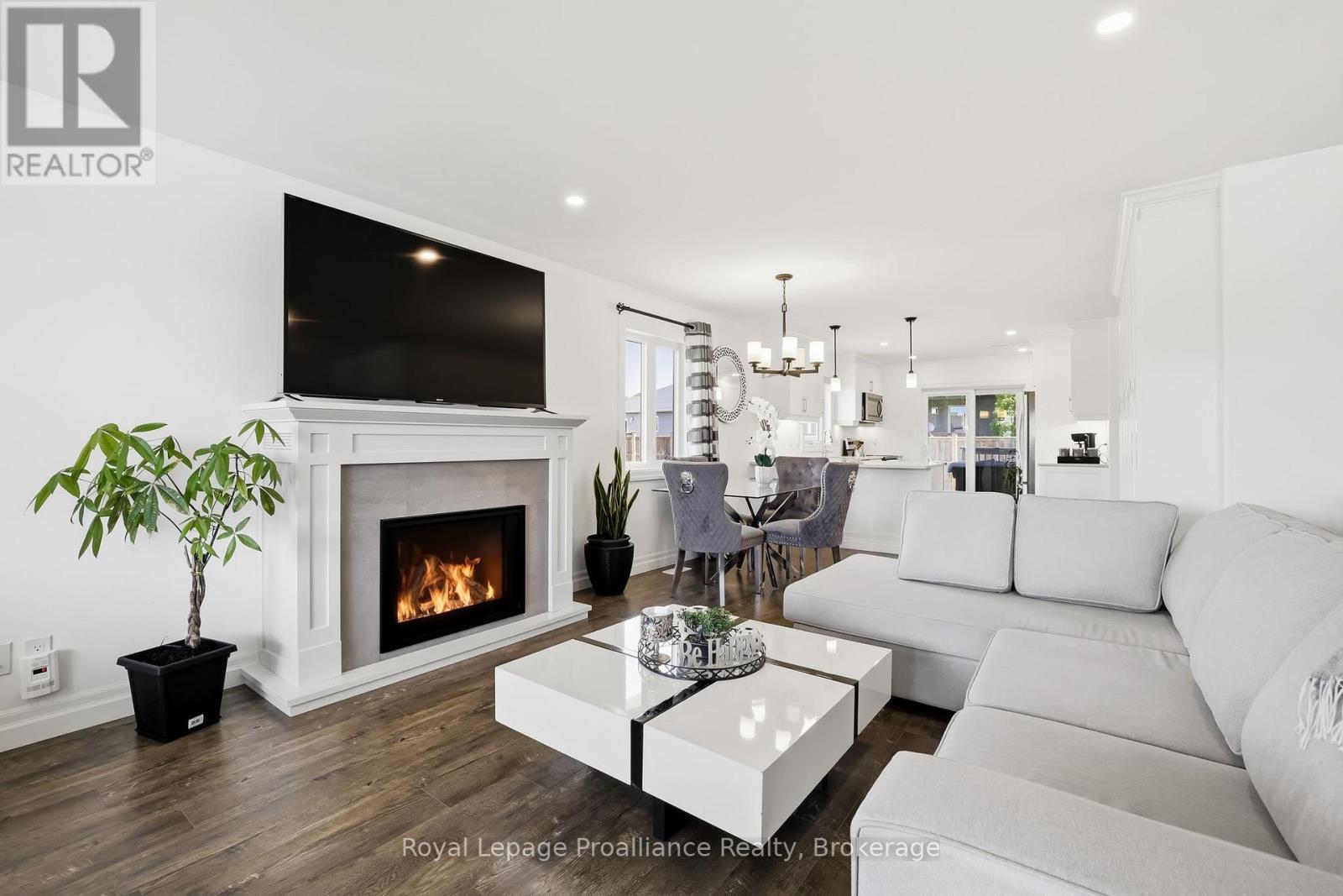 31 GAVIN CRESCENT - 7