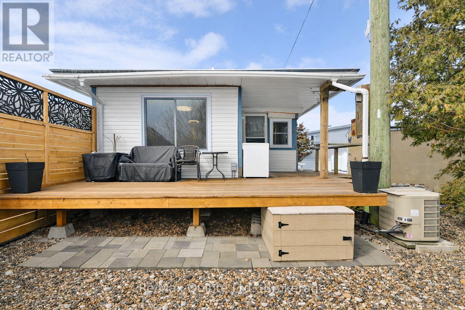 #31 311 DUNDAS STREET E - 16