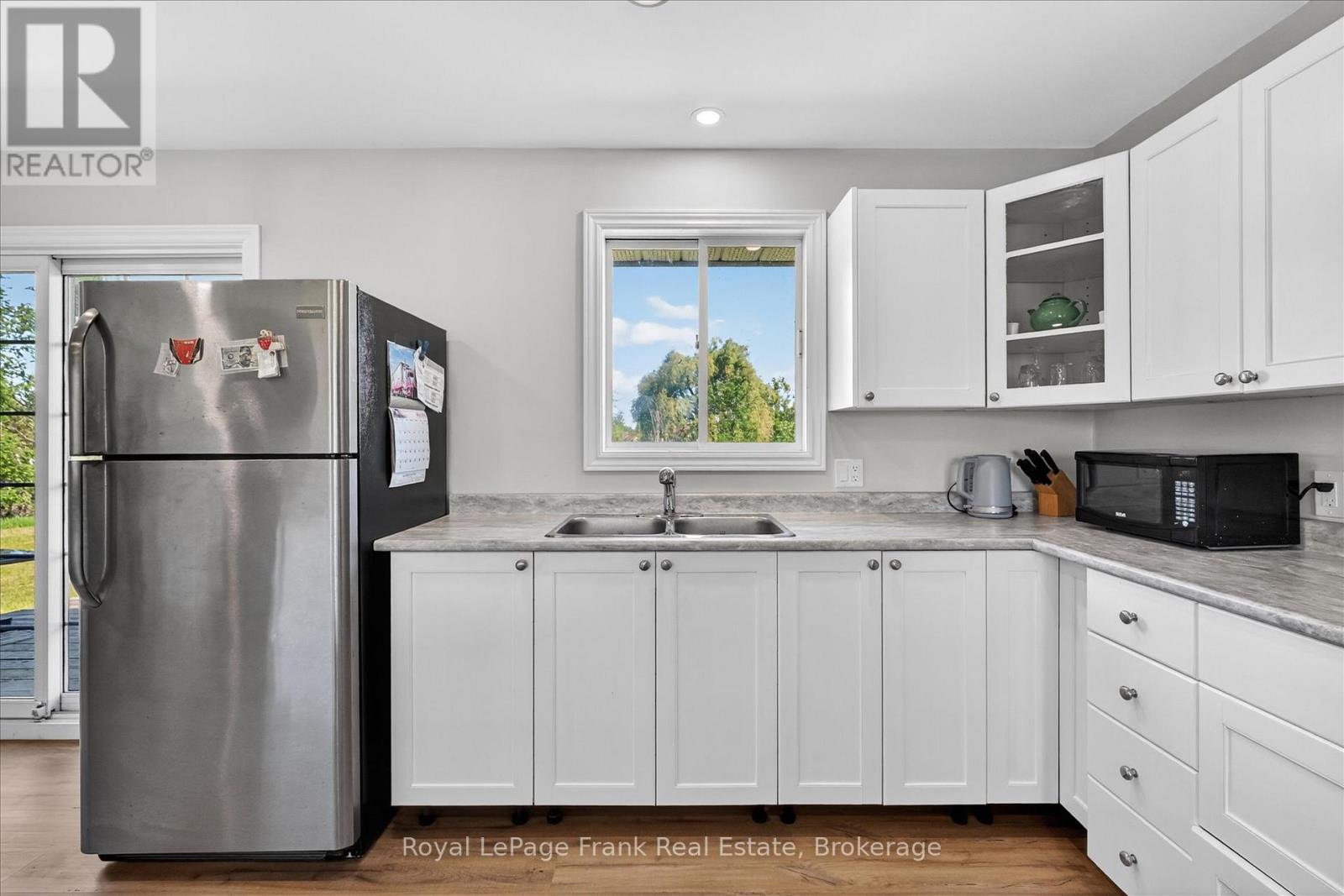 394 7TH LINE ROAD - 12