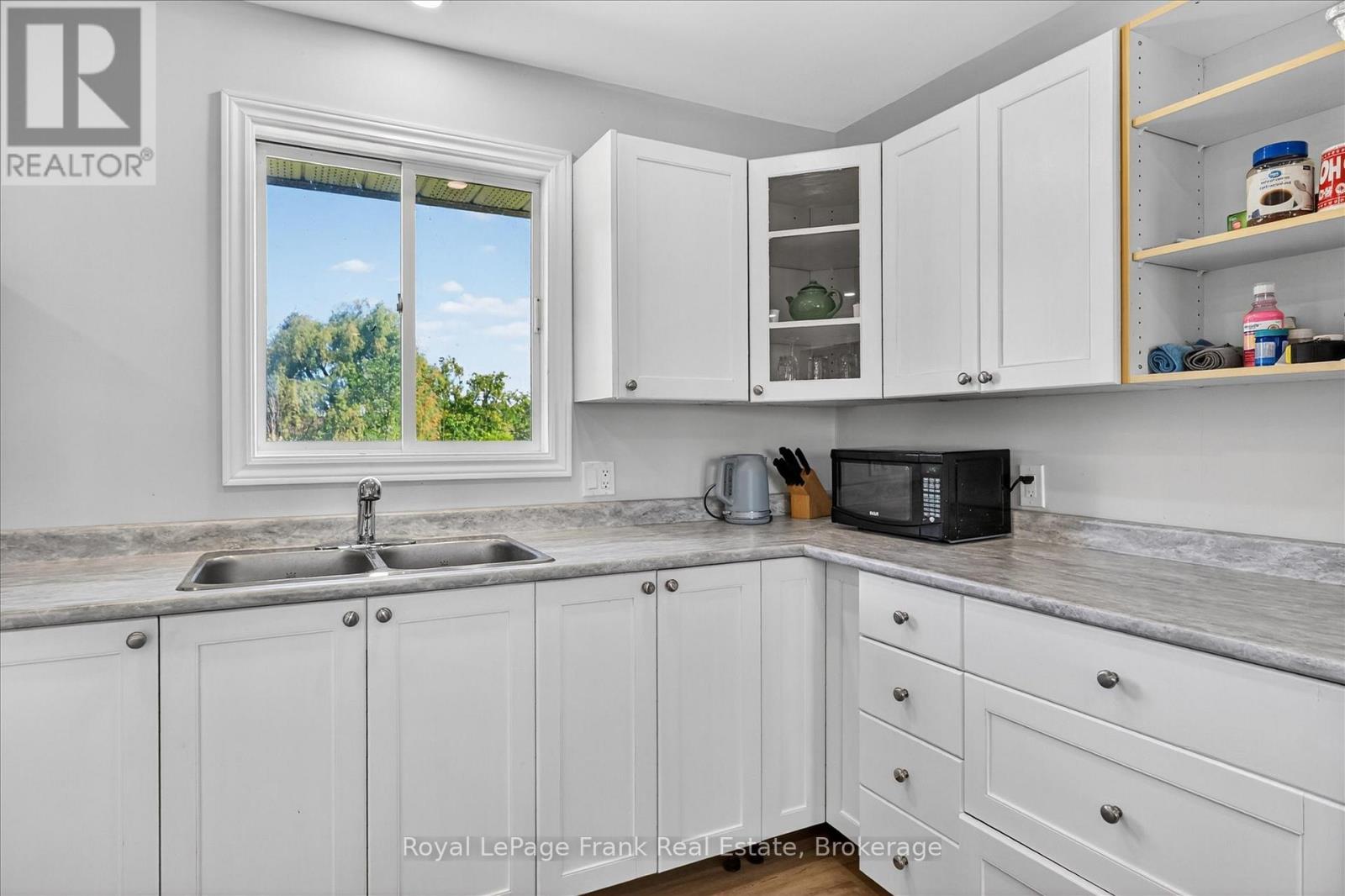 394 7TH LINE ROAD - 13