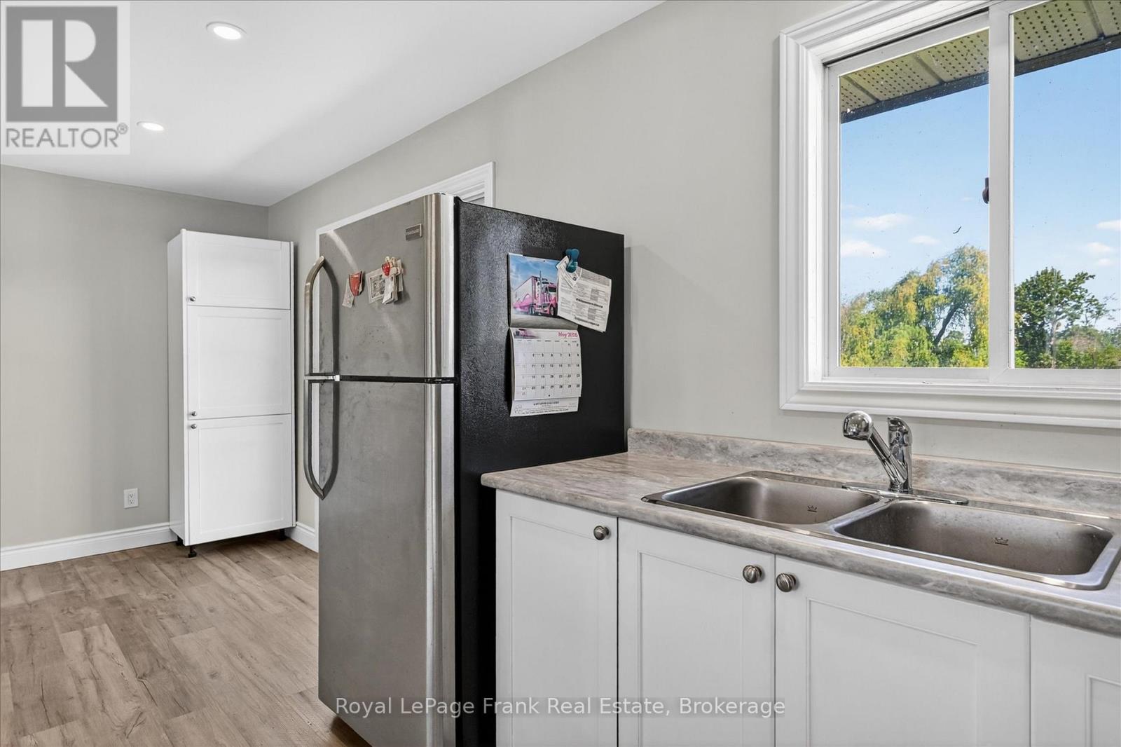 394 7TH LINE ROAD - 15