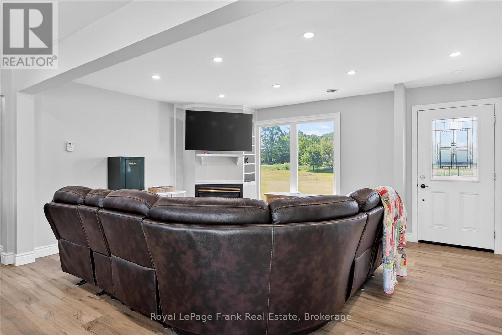 394 7TH LINE ROAD - 16