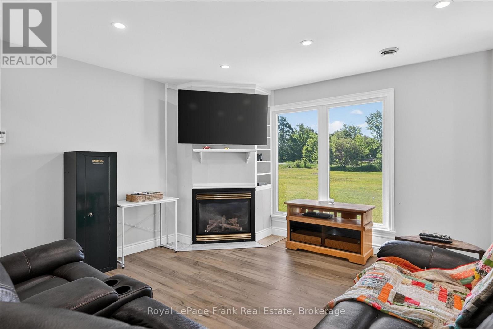 394 7TH LINE ROAD - 17