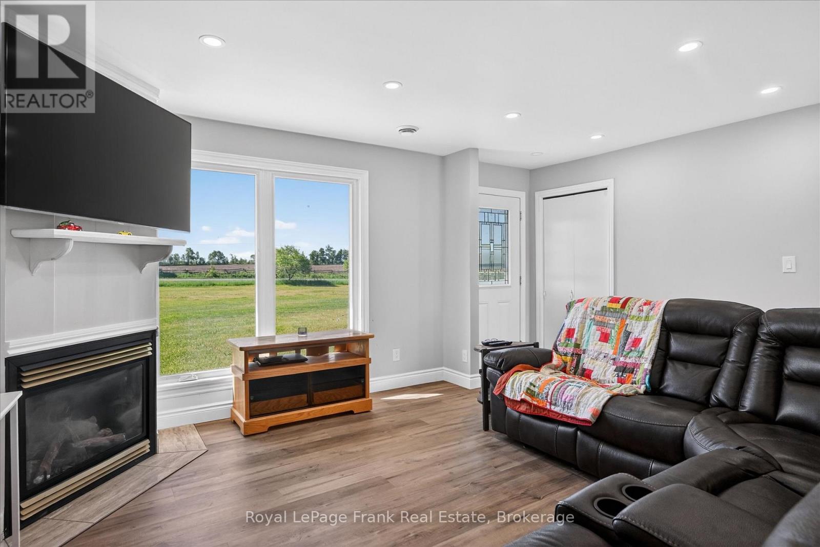 394 7TH LINE ROAD - 18