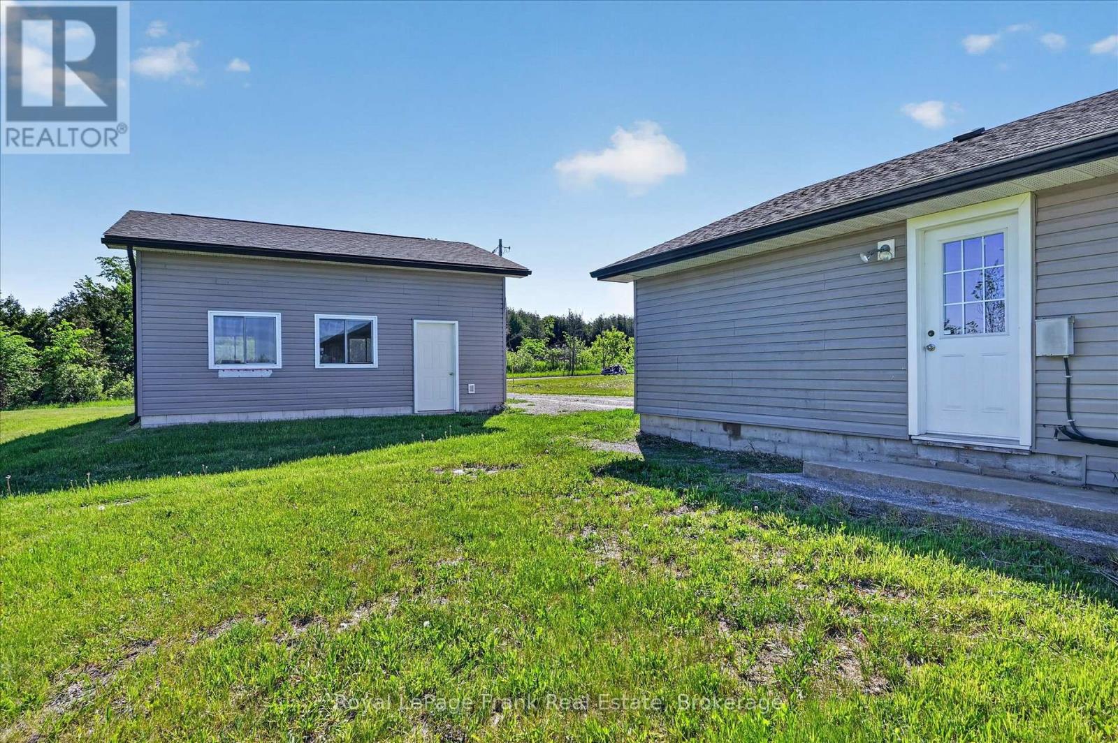 394 7TH LINE ROAD - 32