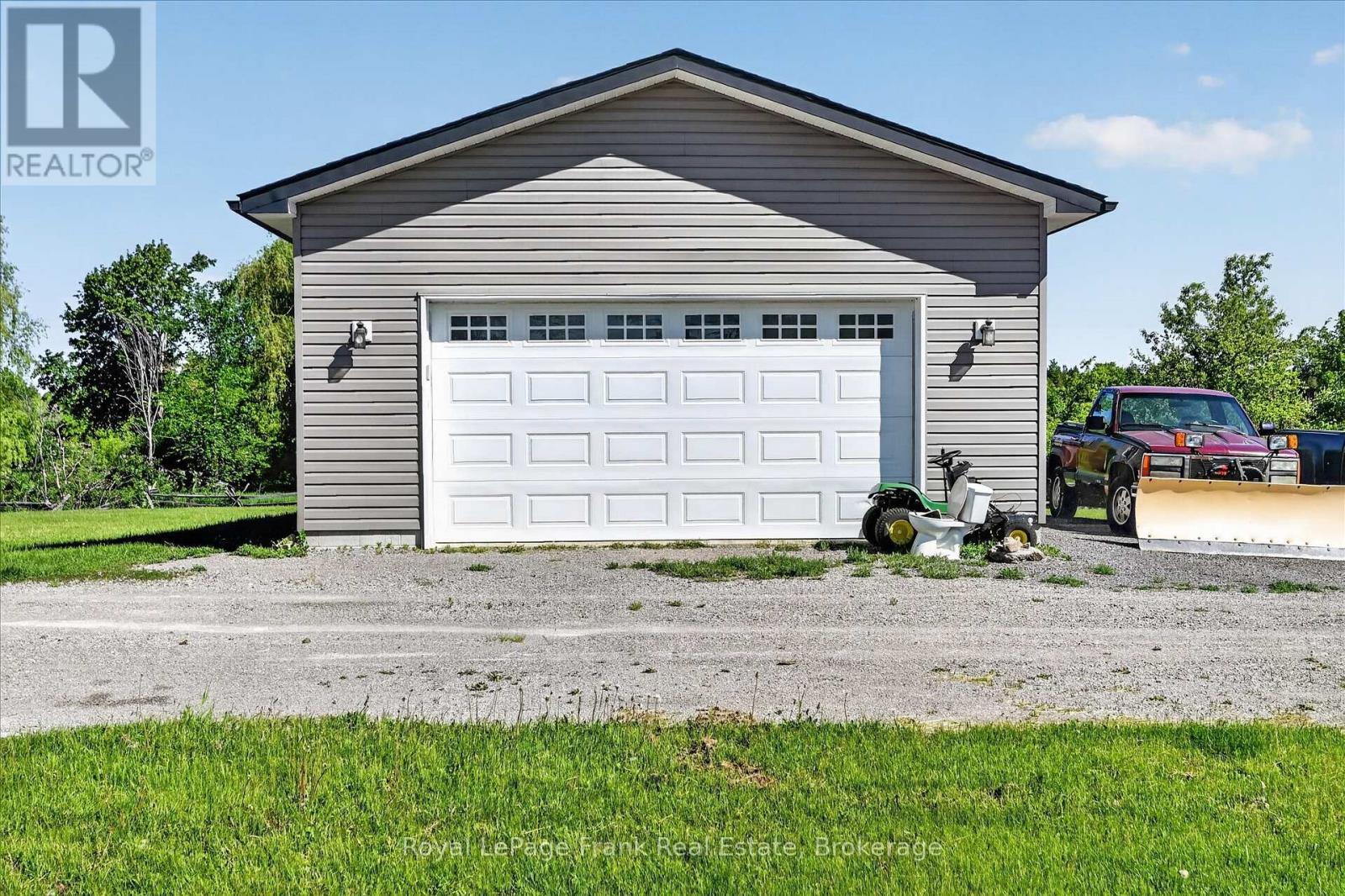 394 7TH LINE ROAD - 40