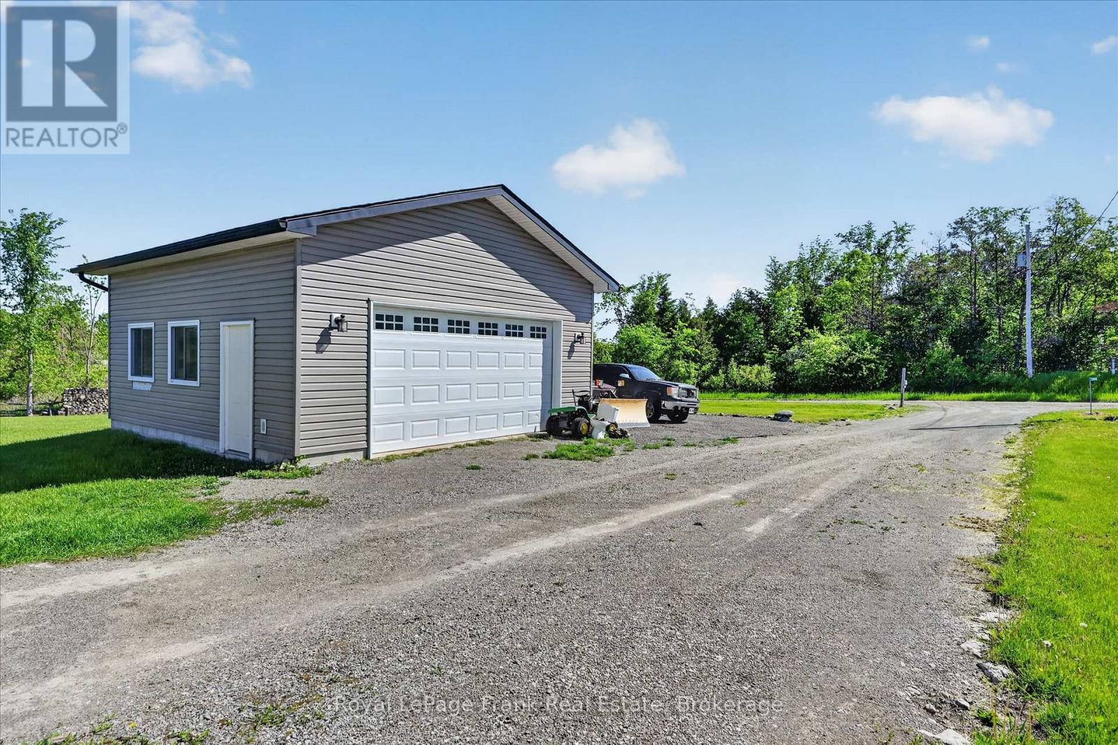 394 7TH LINE ROAD - 41