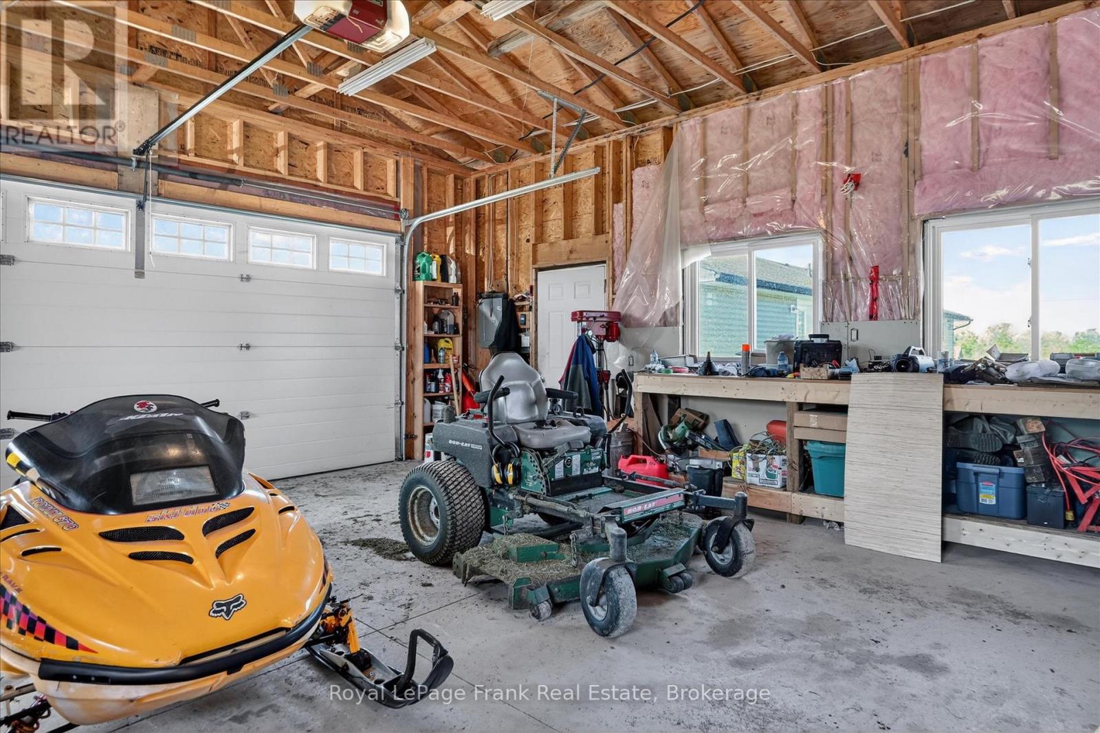 394 7TH LINE ROAD - 44