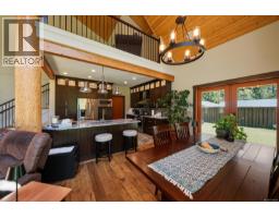 352 Ships Point Rd, Fanny Bay, BC V0R1W0 Photo 12