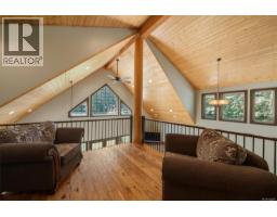 352 Ships Point Rd, Fanny Bay, BC V0R1W0 Photo 34