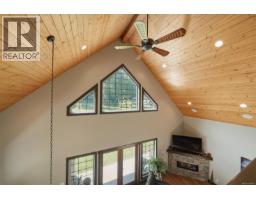 352 Ships Point Rd, Fanny Bay, BC V0R1W0 Photo 35