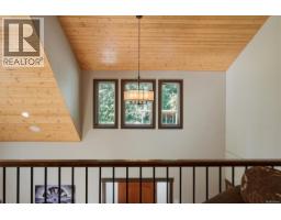 352 Ships Point Rd, Fanny Bay, BC V0R1W0 Photo 37