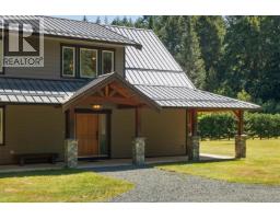 352 Ships Point Rd, Fanny Bay, BC V0R1W0 Photo 45