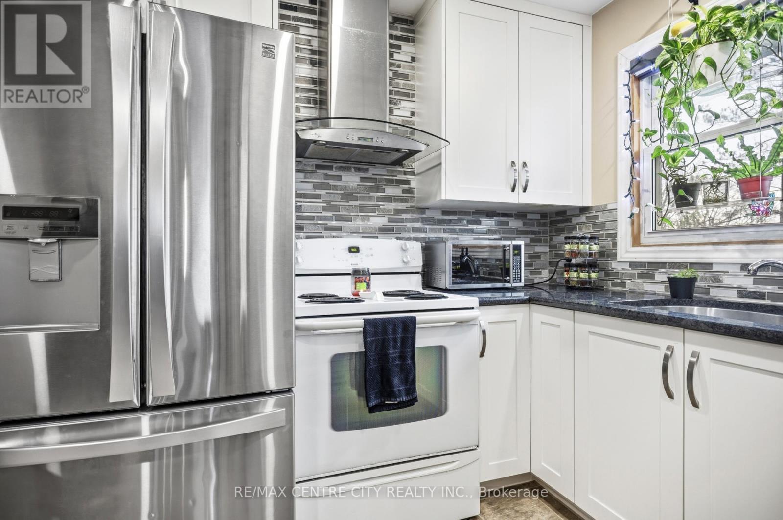 194 CENTENNIAL AVENUE - 10