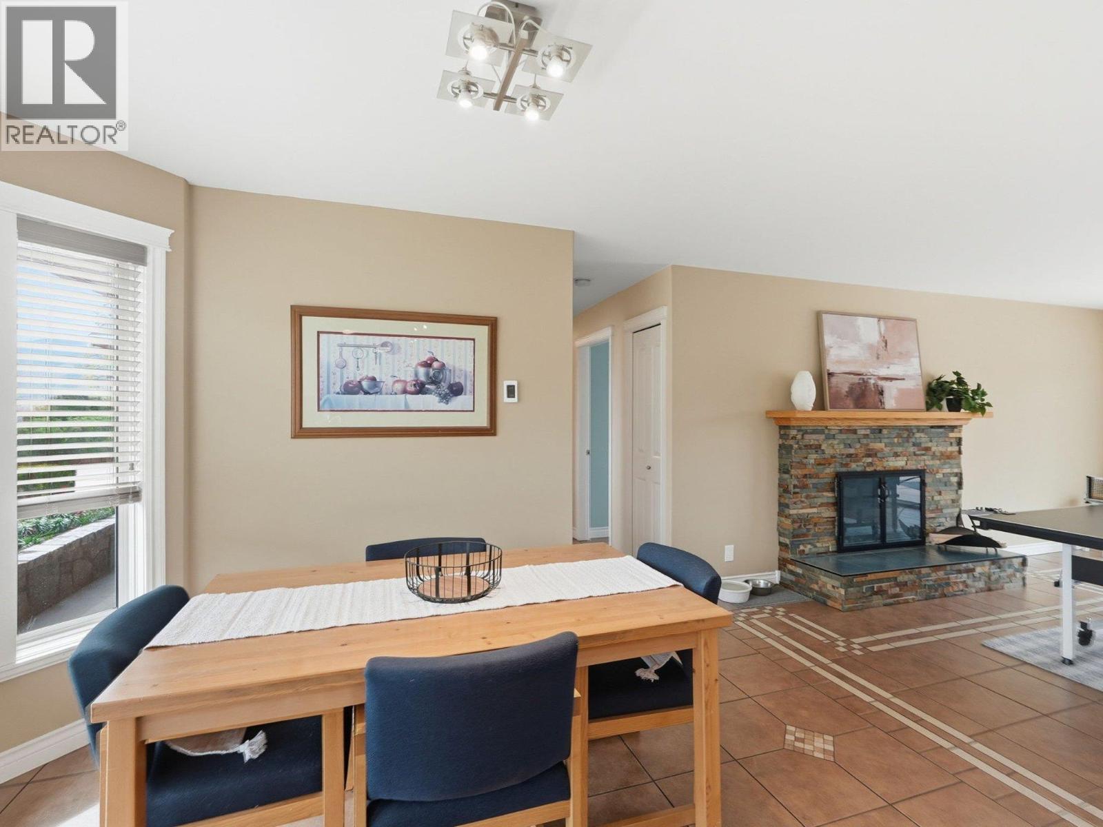 855 Ross Avenue - 20