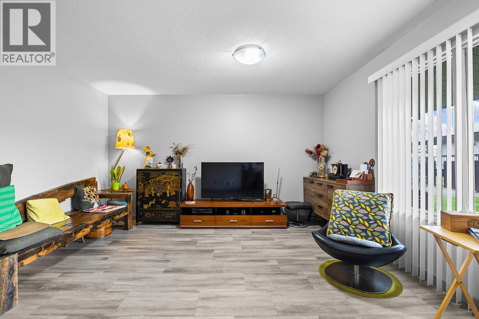363 Gerstmar Road Unit# 6, Kelowna