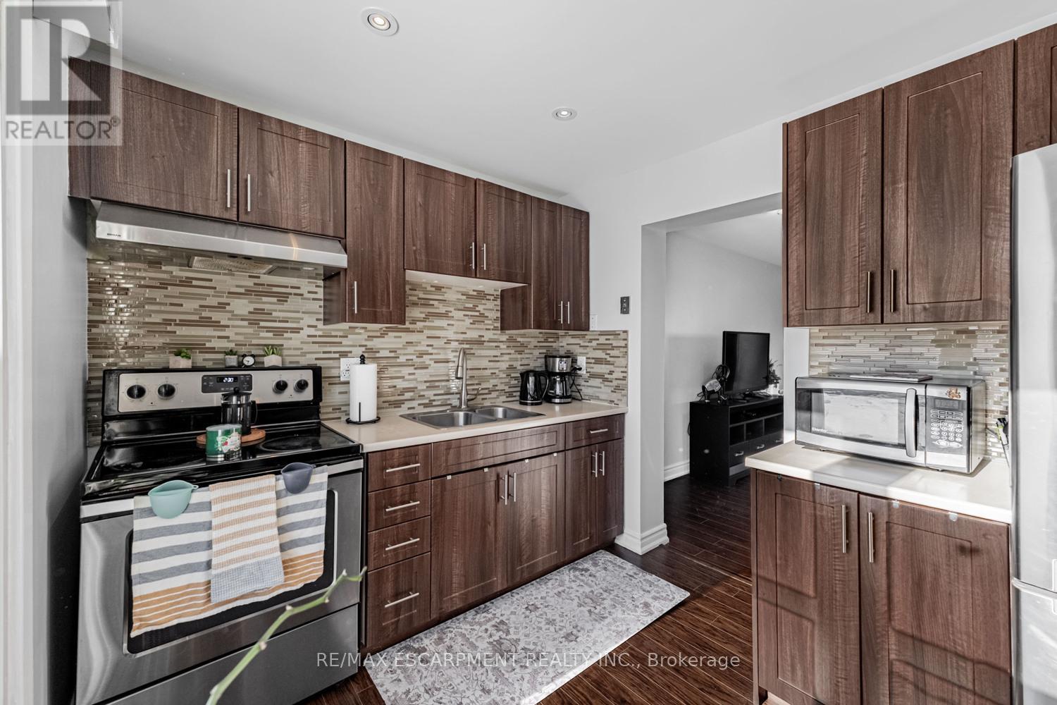 #19 6650 FALCONER DRIVE - 15