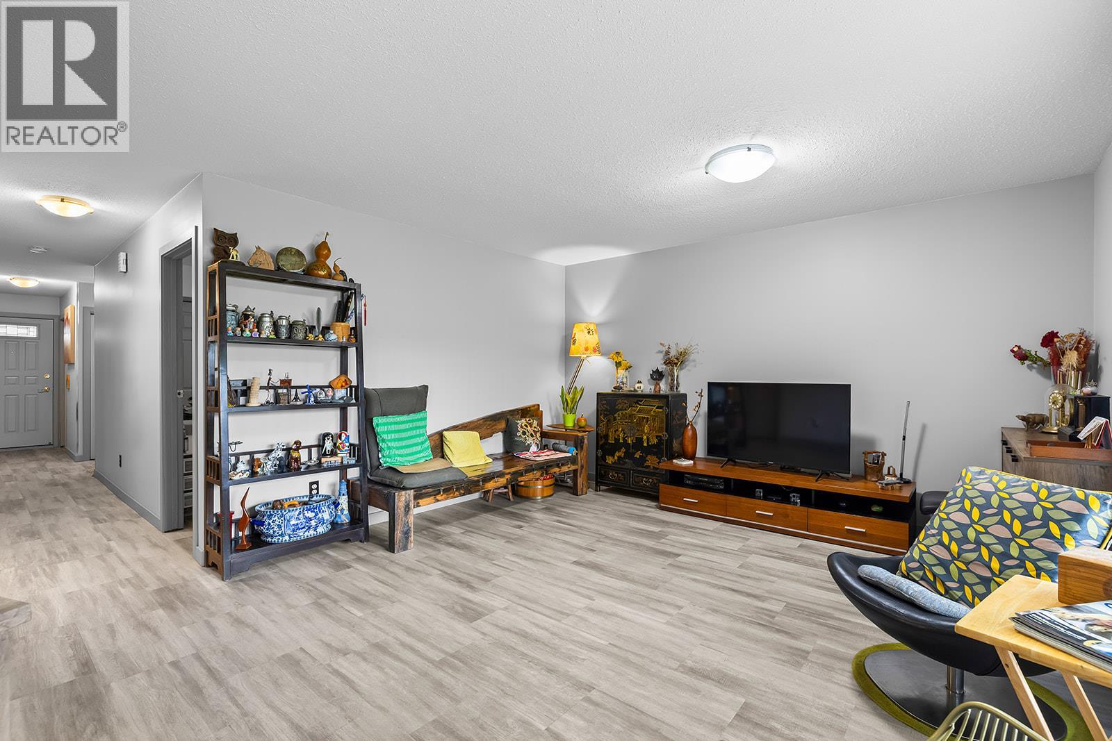 363 Gerstmar Road Unit# 6, Kelowna
