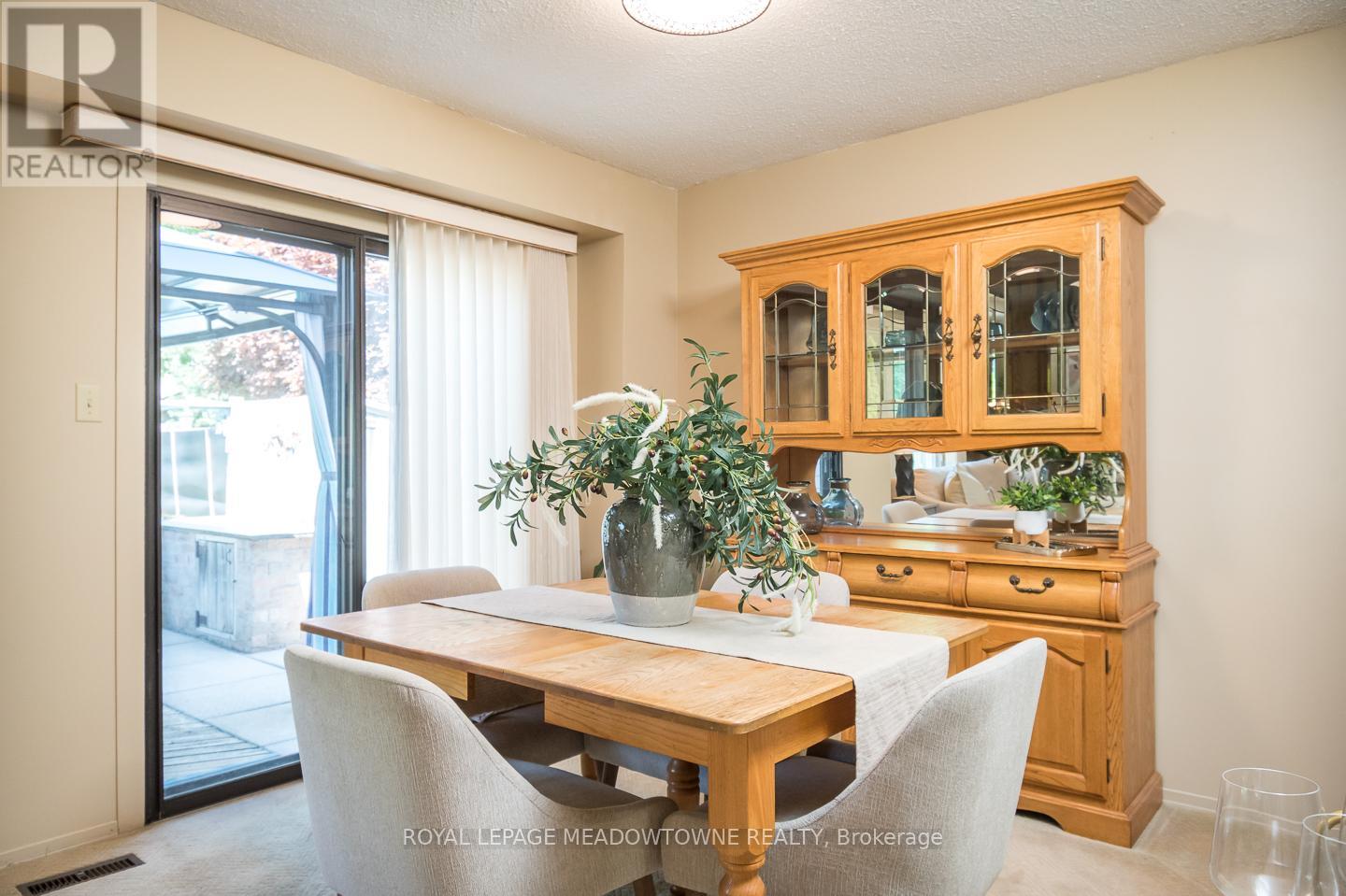 889 MORLEY AVENUE - 11