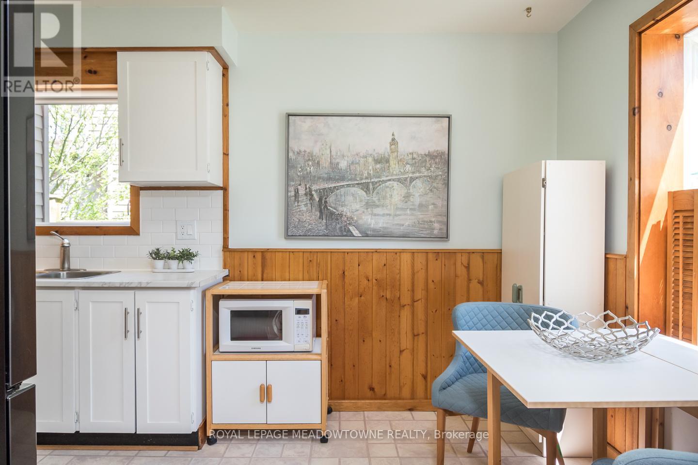 889 MORLEY AVENUE - 13