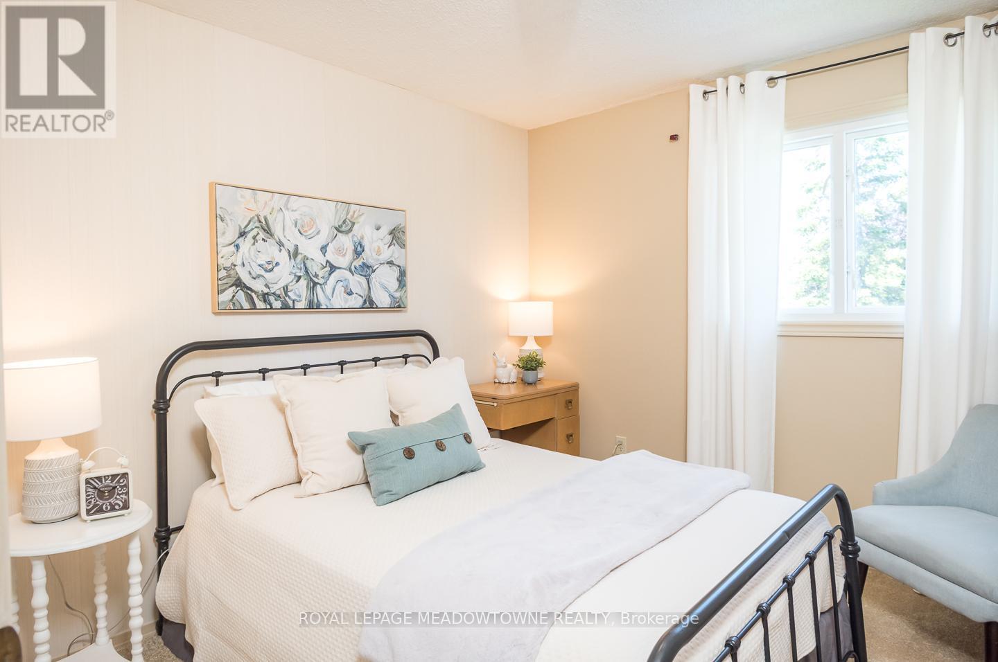 889 MORLEY AVENUE - 23