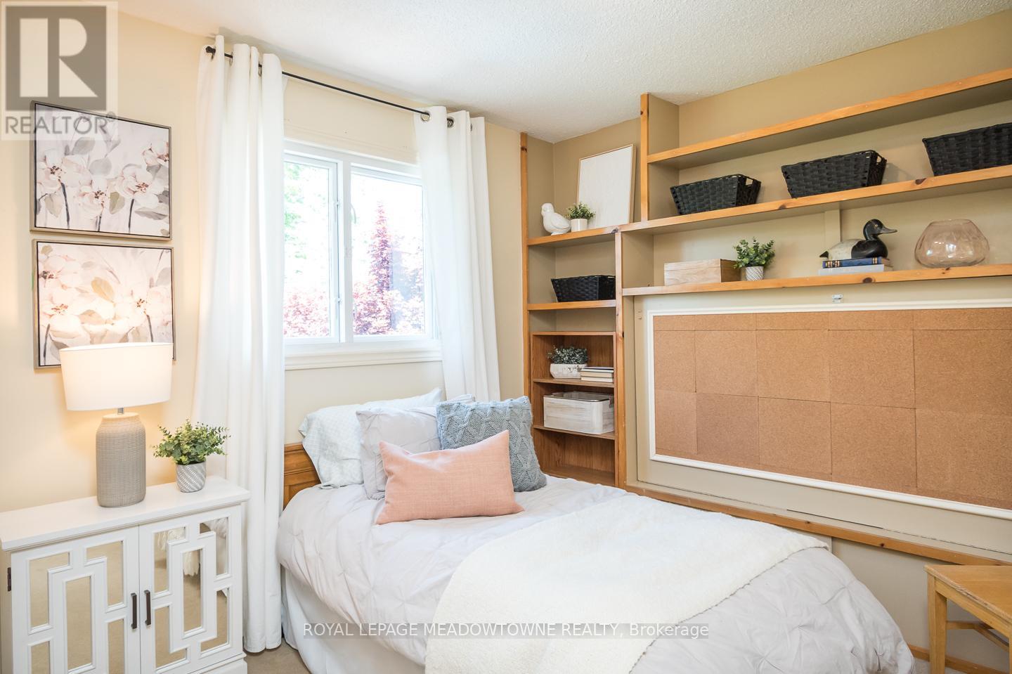 889 MORLEY AVENUE - 25