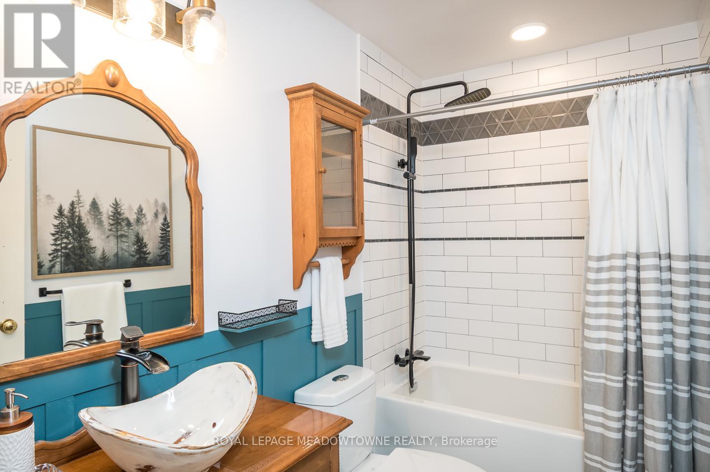 889 MORLEY AVENUE - 27