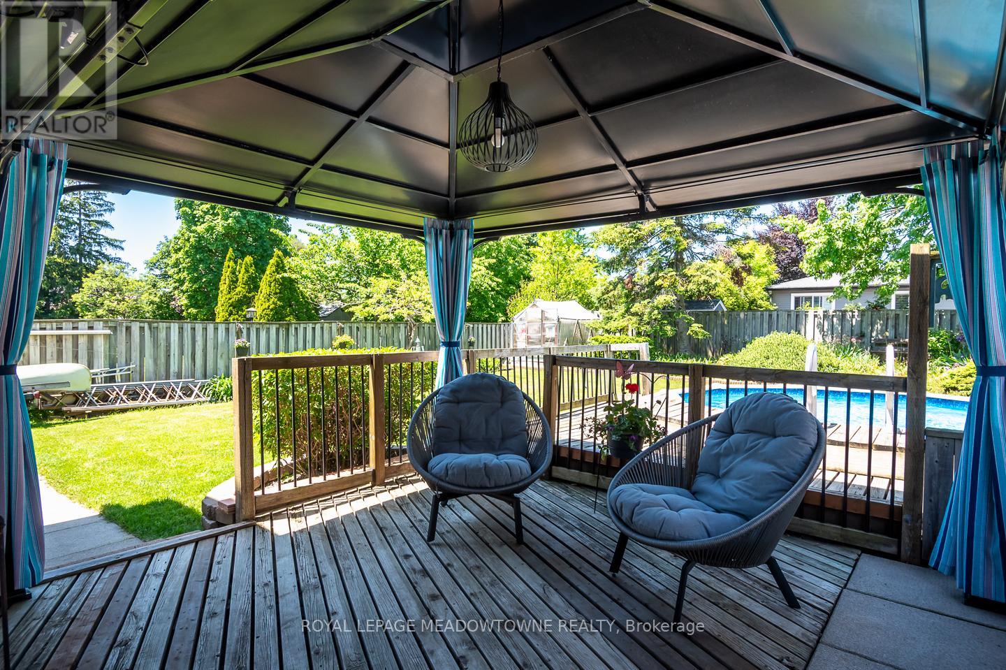 889 MORLEY AVENUE - 30