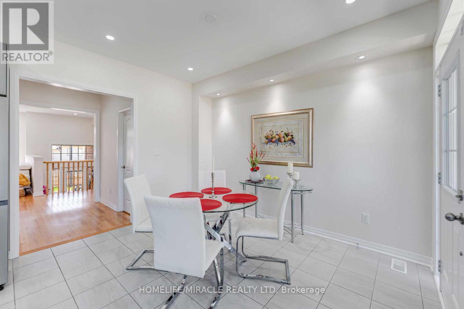 #12 172 PARKINSON CRESCENT - 15