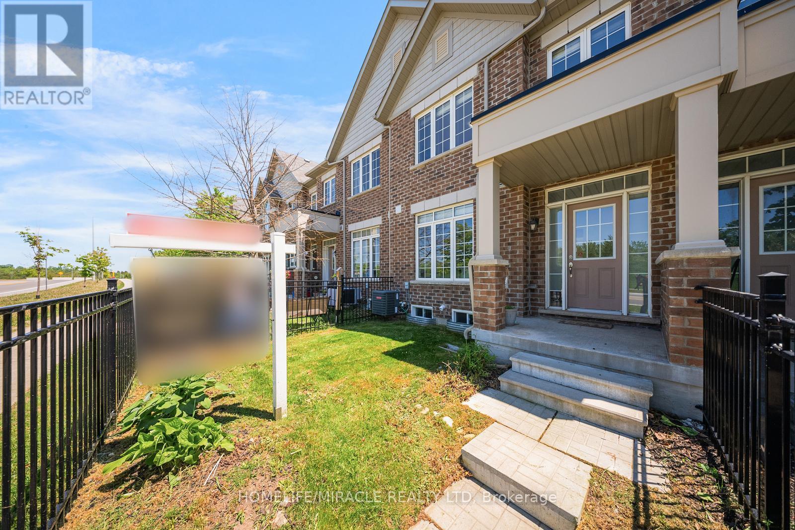 #12 172 PARKINSON CRESCENT - 45