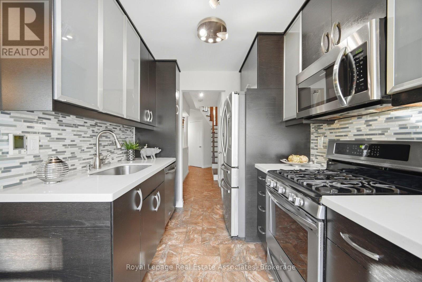 1308 VALERIE CRESCENT - 12