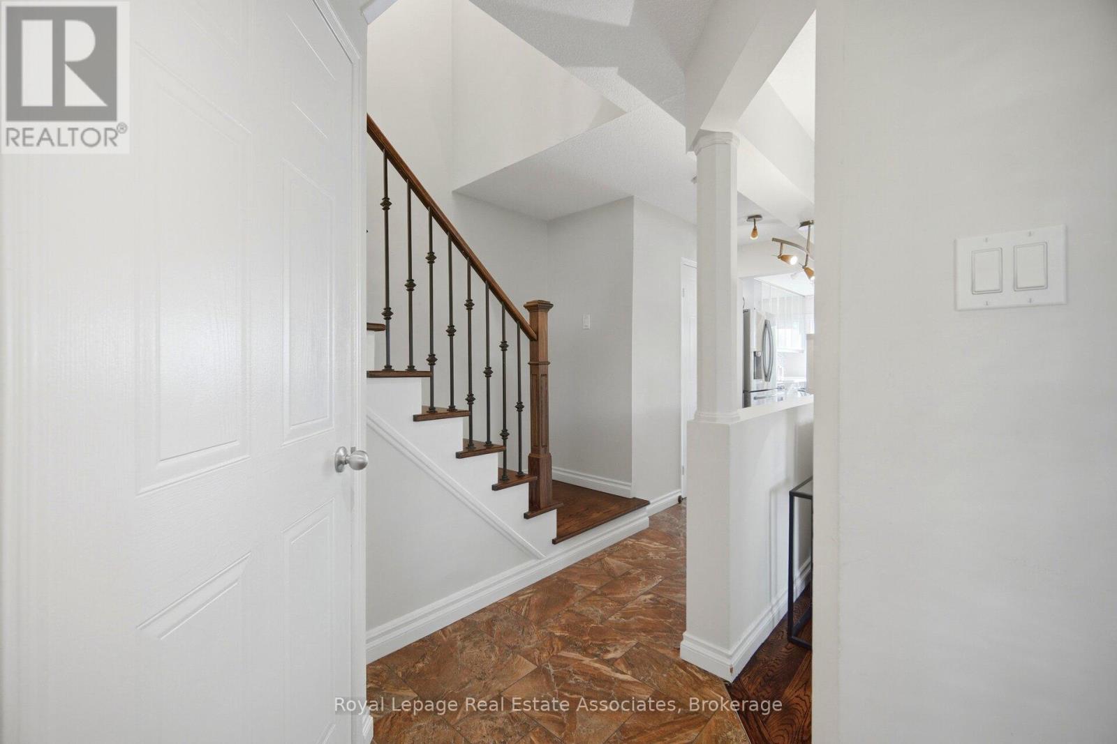 1308 VALERIE CRESCENT - 6