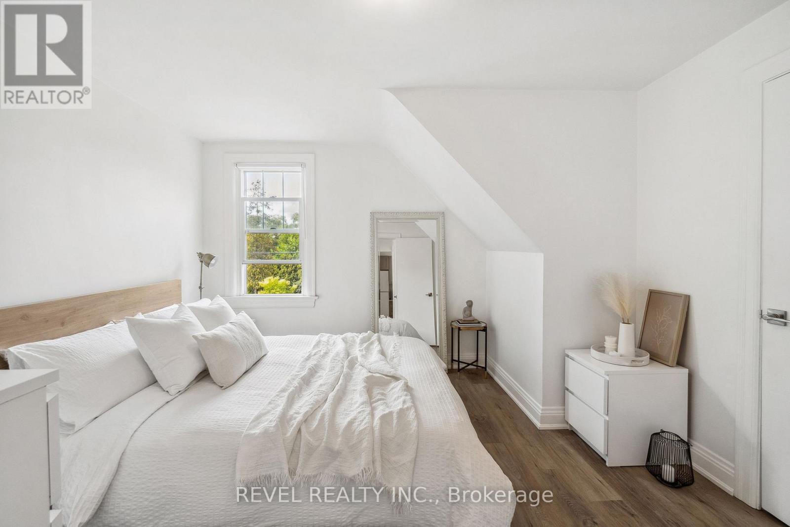 1182 LINBROOK ROAD - 23