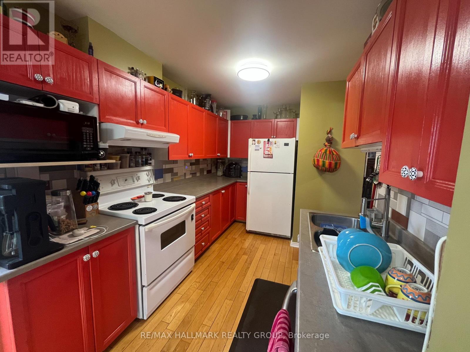 3 Bed, 2 Bath House for Rent in Ottawa – 827 COMO CRESCENT, Ottawa – MLS# X13241680 - Image 6