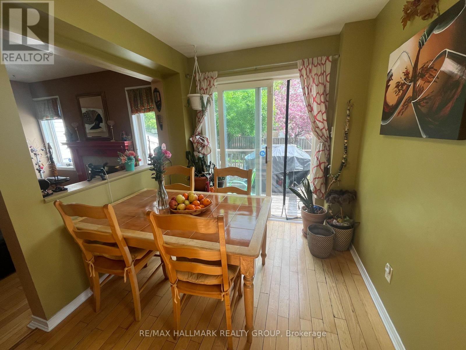 3 Bed, 2 Bath House for Rent in Ottawa – 827 COMO CRESCENT, Ottawa – MLS# X13241680 - Image 7