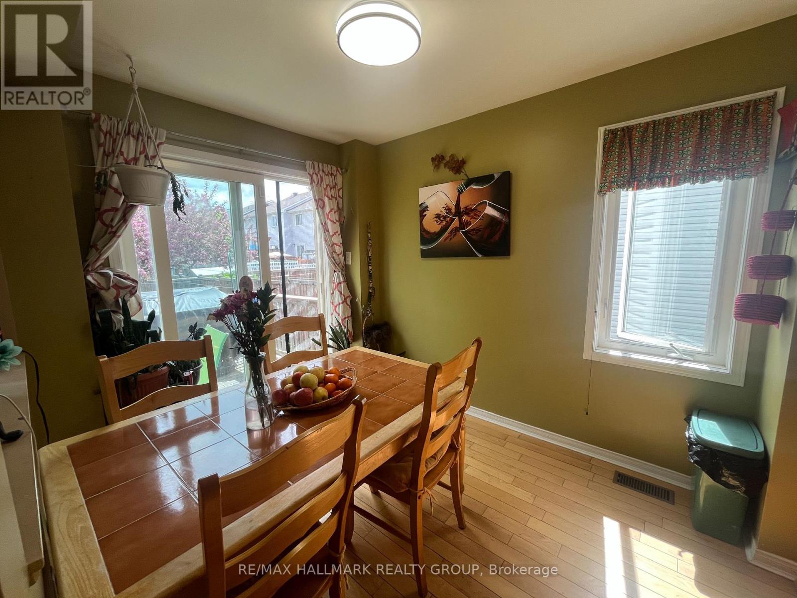 3 Bed, 2 Bath House for Rent in Ottawa – 827 COMO CRESCENT, Ottawa – MLS# X13241680 - Image 8