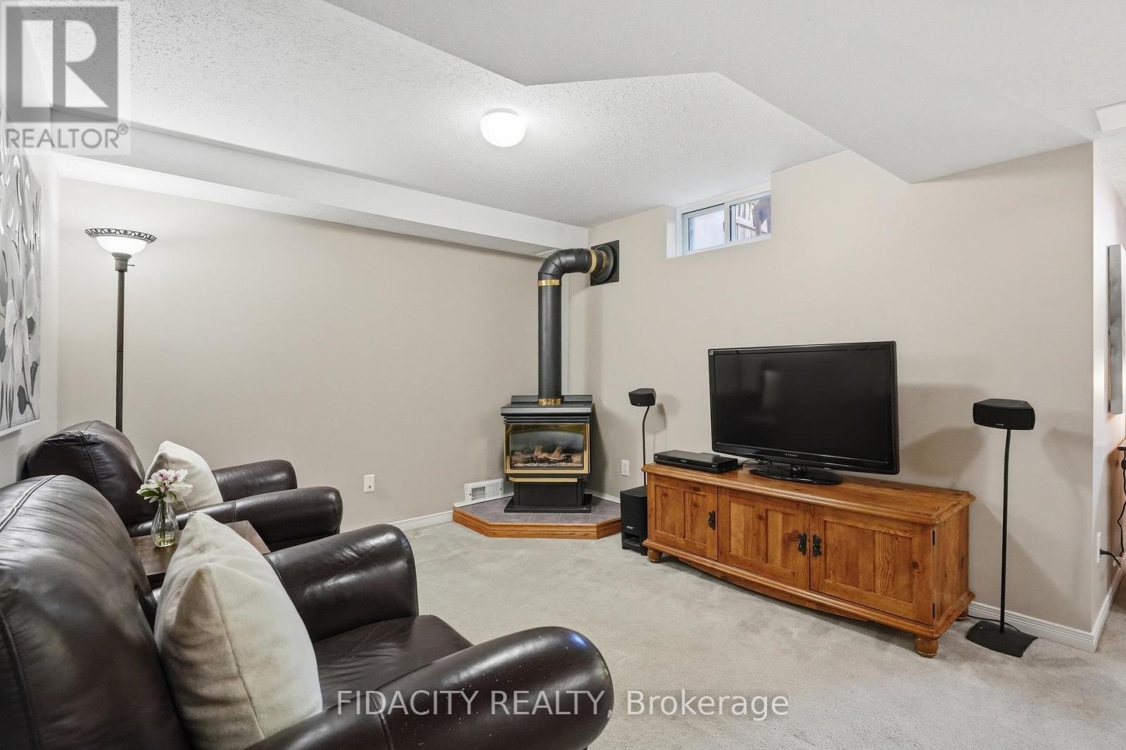 173 WHALINGS CIRCLE - 27