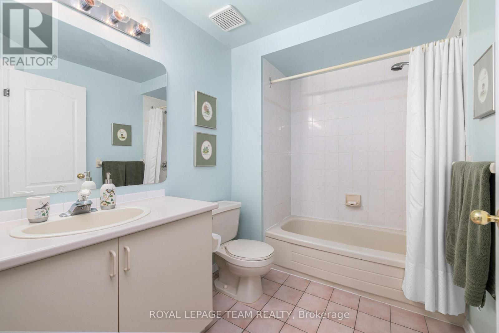 #31 68 GRANDCOURT DRIVE - 18