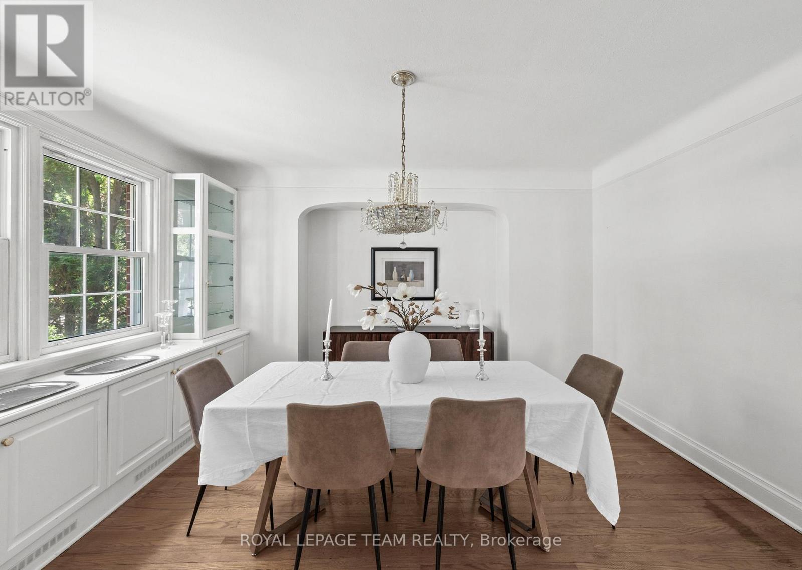 568 GOLDEN AVENUE - 11